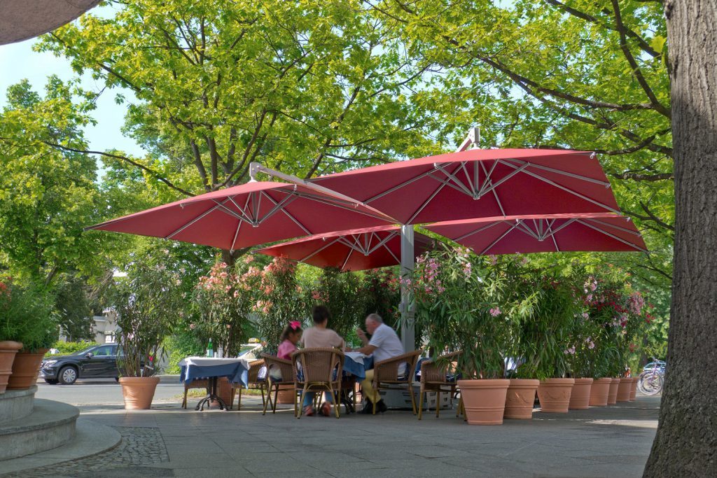 Sonnenschirm Amalfi Quadro Rot Quadratisch Restaurant