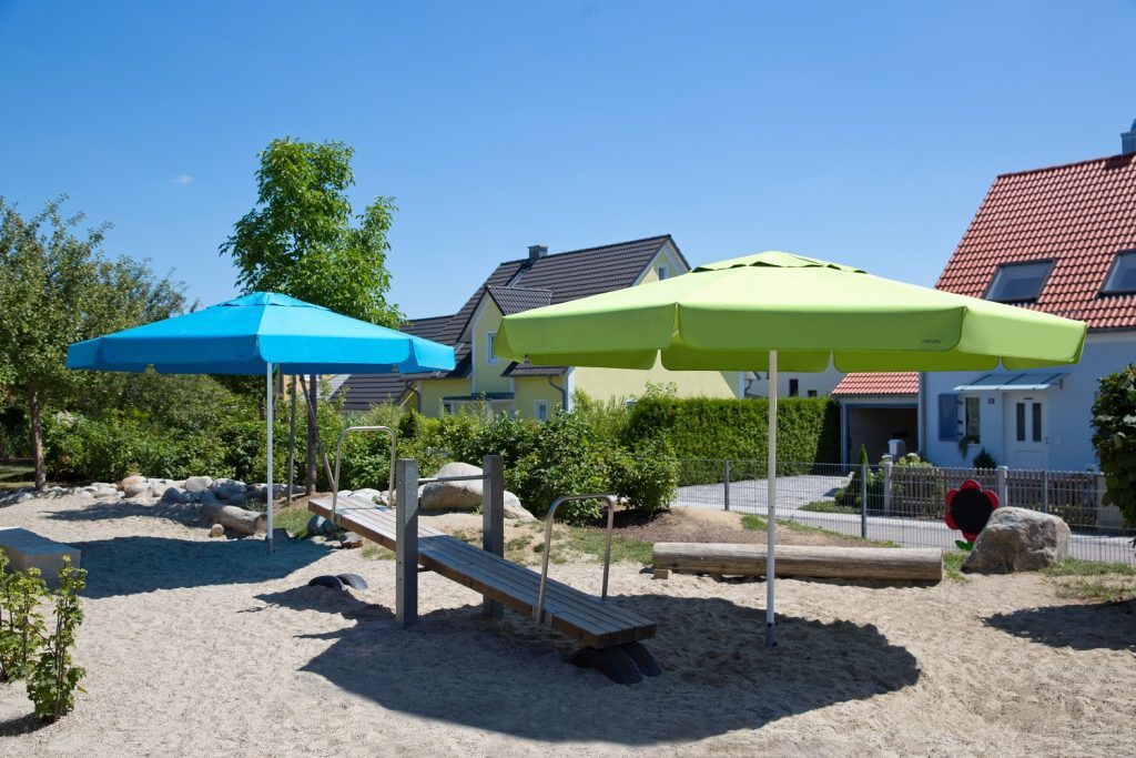 Sonnenschirm Samara rund volant Kindergarten