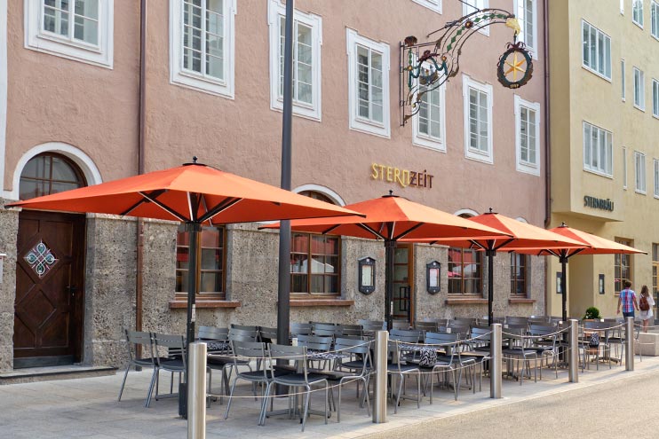 Sonnenschrim Big Ben Gastroschirm Restaurant quadratisch rot mit Beleuchtung