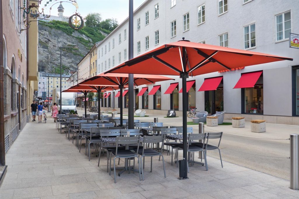 Sonnenschrim Big Ben Gastroschirm Restaurant quadratisch rot mit Beleuchtung