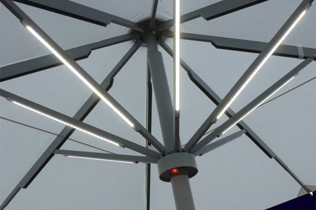 Akku Strebenlicht aus LED Stripes für CARAVITA Sonnenschirm Centro
